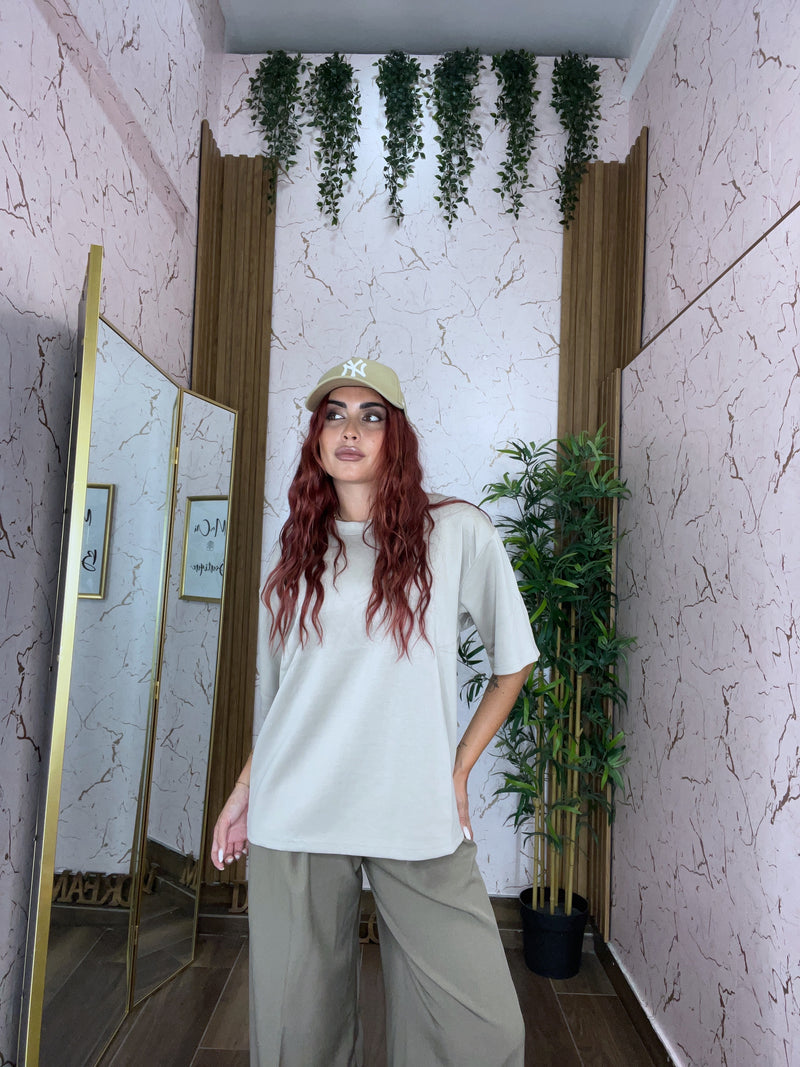 T-SHIRT NYLA OVERSIZE